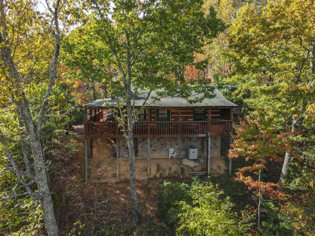 סביירוויל View! Cozy, Private, Fireplace, Hot Tub Log Cabin, Honeymoon! מראה חיצוני תמונה