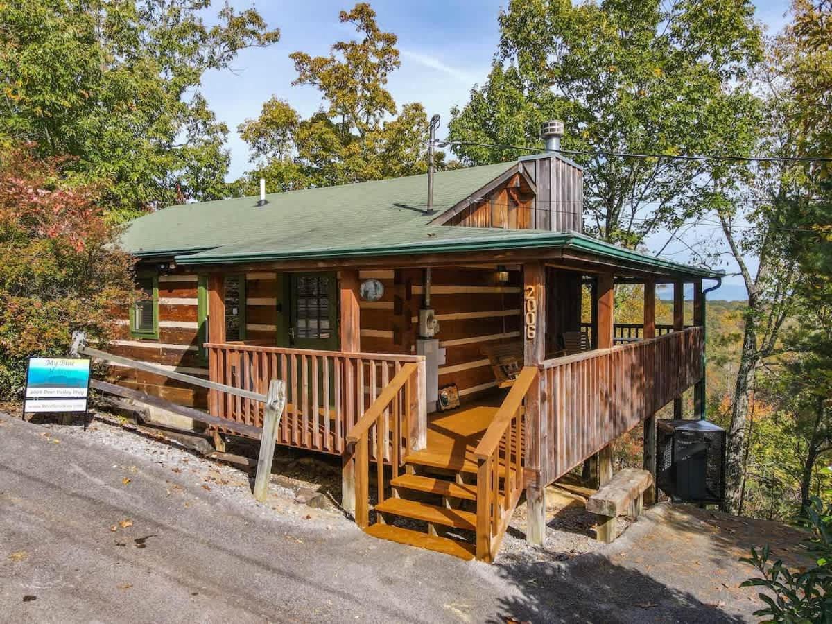 סביירוויל View! Cozy, Private, Fireplace, Hot Tub Log Cabin, Honeymoon! מראה חיצוני תמונה