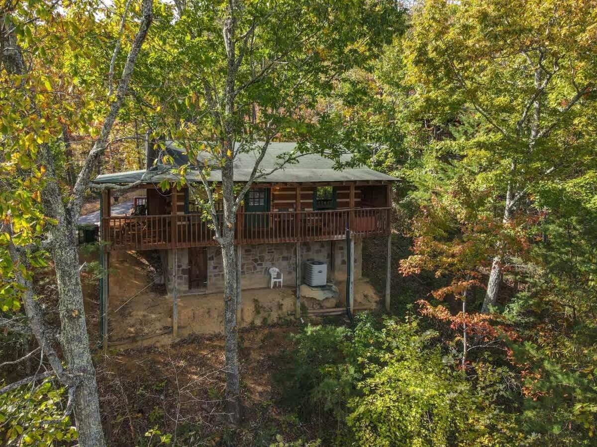 סביירוויל View! Cozy, Private, Fireplace, Hot Tub Log Cabin, Honeymoon! מראה חיצוני תמונה